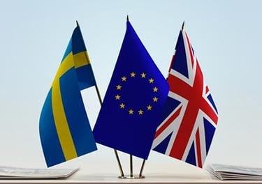 Sverige och Storbritanniens flaggor samt EU flaggan